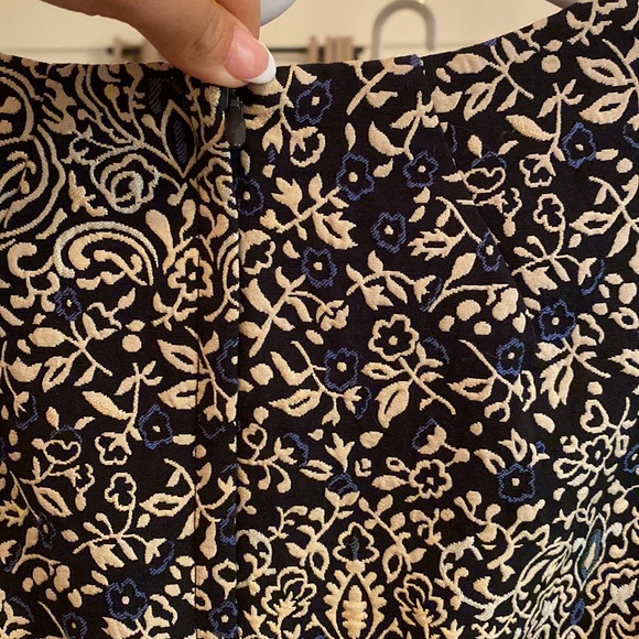 Floral Cocktail Dress w/ Pockets! - Picture 4 of 7